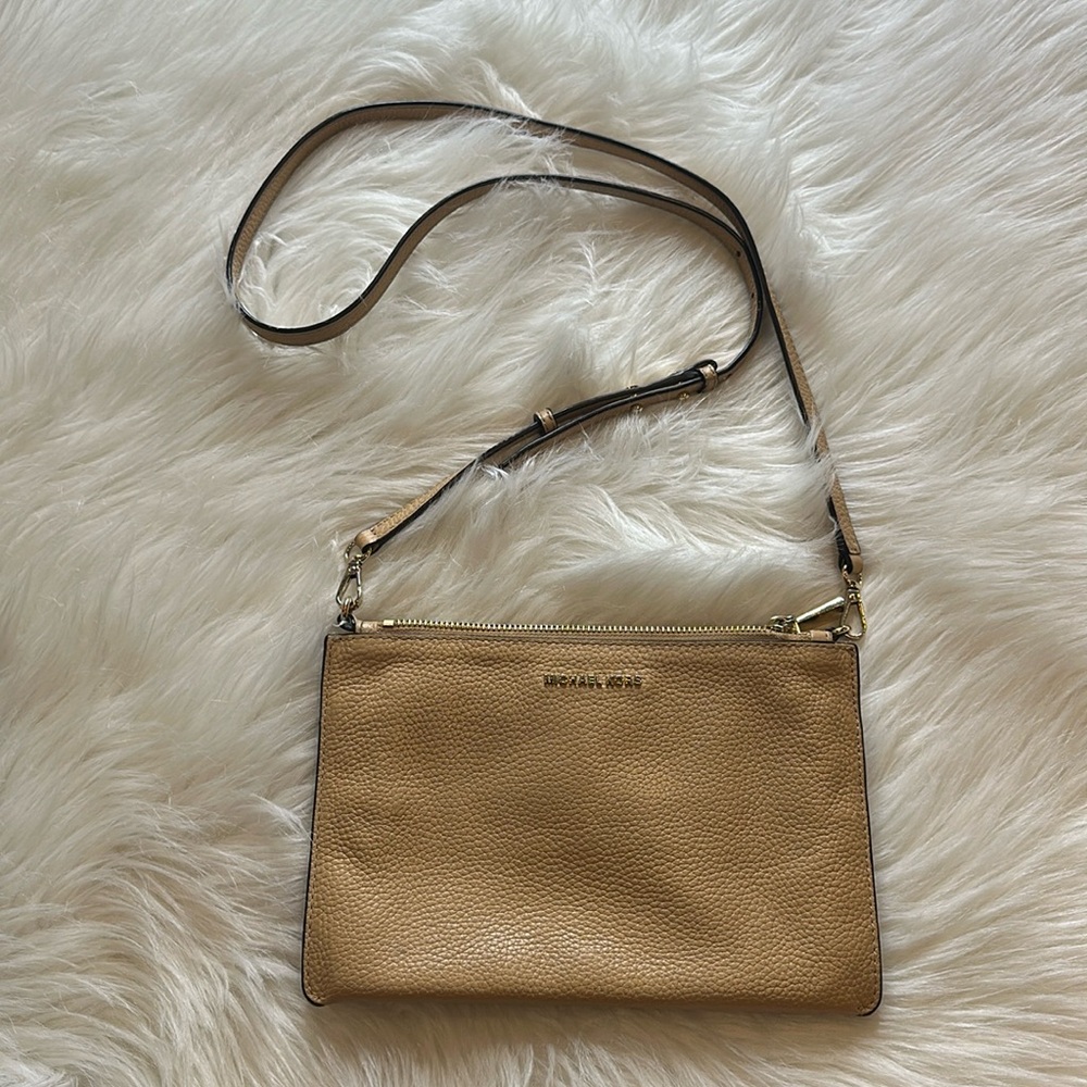 MICHAEL Michael Kors Pebbled Tan Crossbody with Gold Hardware